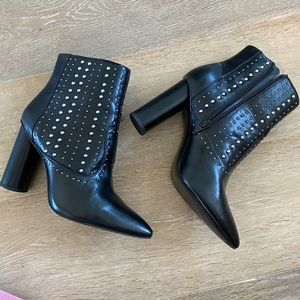 BCBG generation booties